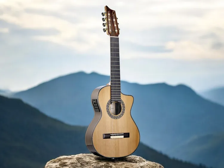 A75 SieteQuinto short-scale seven-string nylon guitar